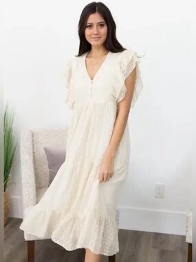 ONE LOVE midi Dress I’m 5’1 and it’s maxi on me